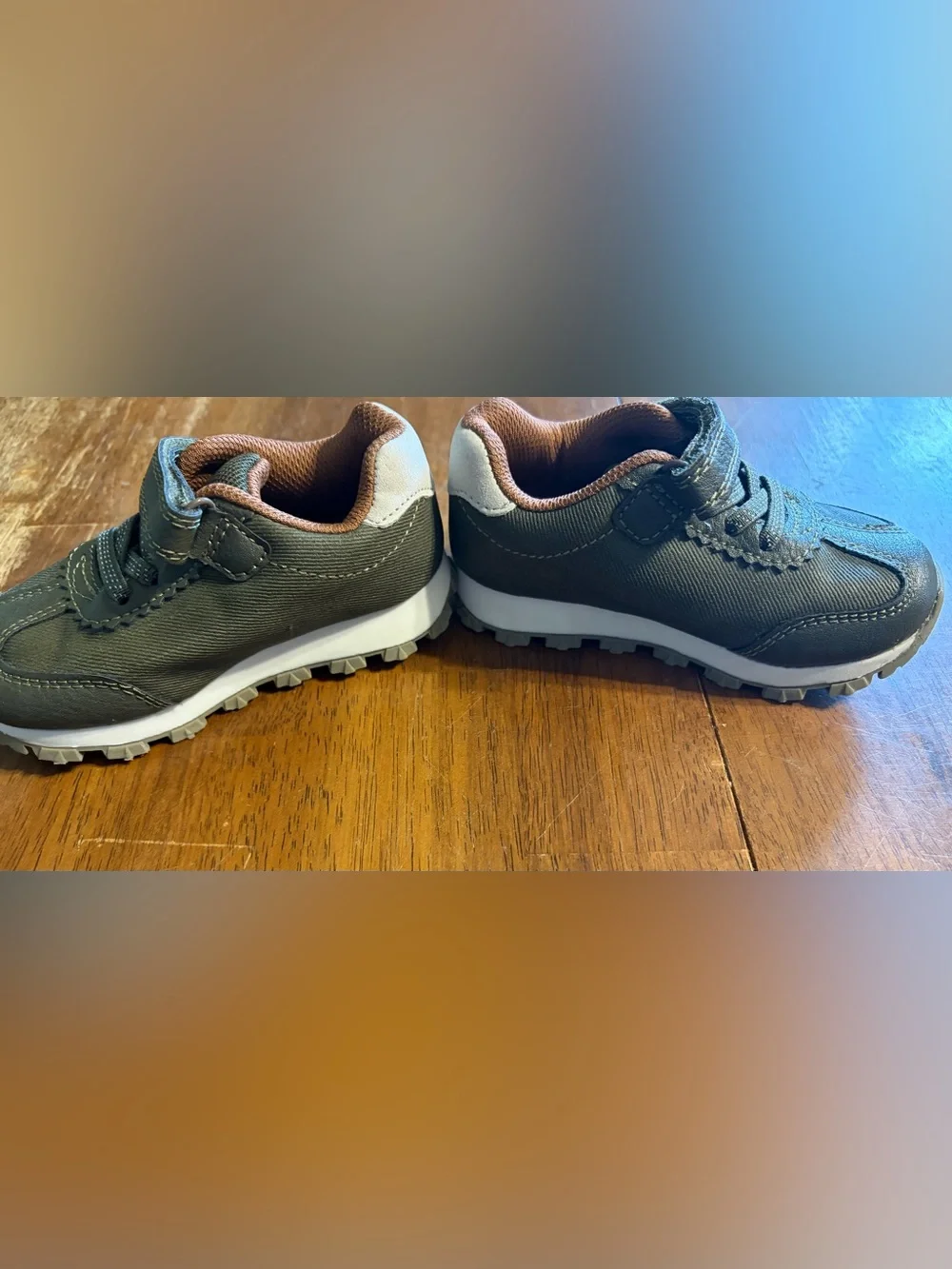 Toddler Simple Joys by Carter's Olive Green Bailey Athletic Sneaker Shoe Size 7